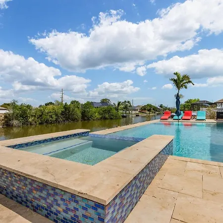 Gulf Access, Heated Salt Water Pool & Kayaks - Villa Adventure Cove - Roelens Vacations